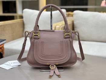 Uubags Chloe small Marcie bag in pink baby grained leather 30x23x10cm