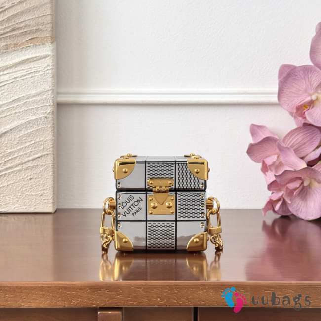 Uubags Louis Vuitton M29750 Tile Trunk Bag Silver Mirror Canvas Material 9x9x9cm - 1