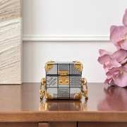 Uubags Louis Vuitton M29750 Tile Trunk Bag Silver Mirror Canvas Material 9x9x9cm - 1