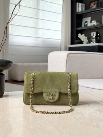 Uubags Chanel Mini flap bag in suede calfskin & gold-tone metal green 13x20x6cm