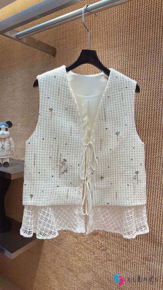 Uubags Chanel White Tweed Embellished Vest with Lace Hem - 1