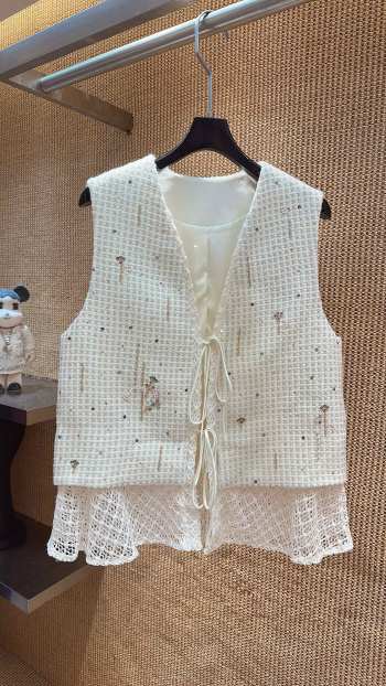 Uubags Chanel White Tweed Embellished Vest with Lace Hem