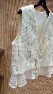 Uubags Chanel White Tweed Embellished Vest with Lace Hem - 4