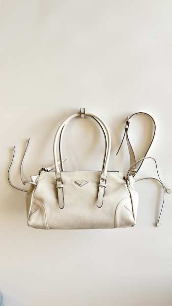 Uubags Prada Karin medium antiqued leather tote bag in chalk white 32x17.5x10.5cm