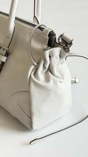 Uubags Prada Karin medium antiqued leather tote bag in chalk white 32x17.5x10.5cm - 4