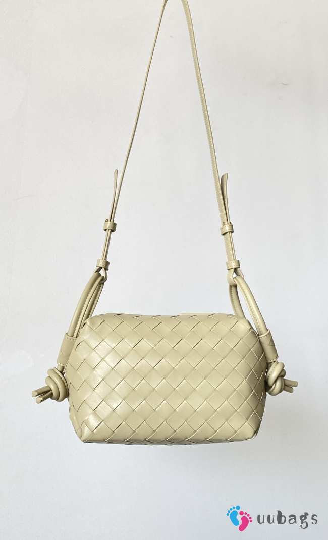 Uubags Bottega Veneta Medium Loop Camera Bag In Light Butter 19x12x9cm - 1