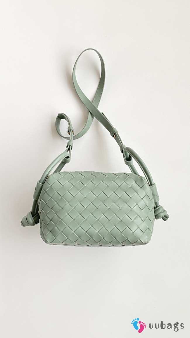 Uubags Bottega Veneta Medium Loop Camera Bag In New Sauge 19x12x9cm - 1