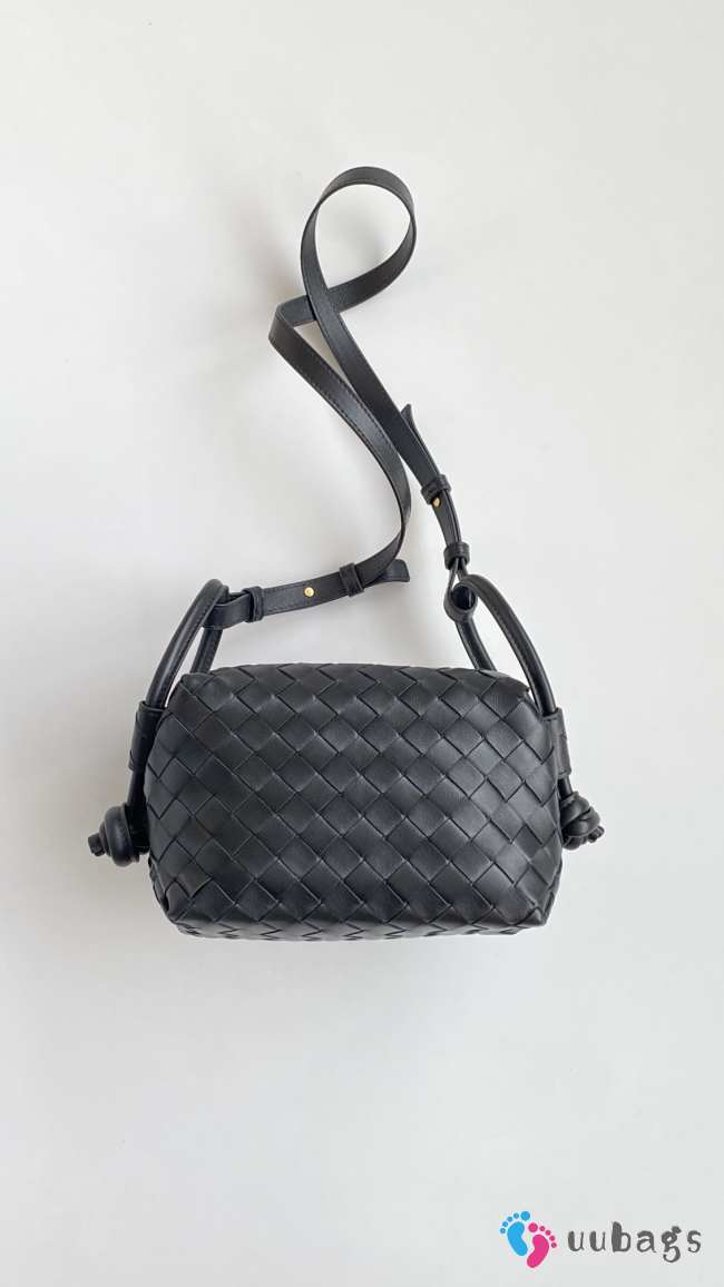 Uubags Bottega Veneta Medium Loop Camera Bag In Black 19x12x9cm - 1