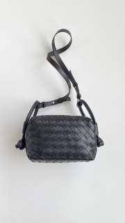 Uubags Bottega Veneta Medium Loop Camera Bag In Black 19x12x9cm - 1