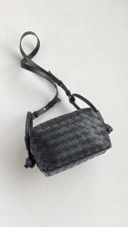 Uubags Bottega Veneta Medium Loop Camera Bag In Black 19x12x9cm - 6