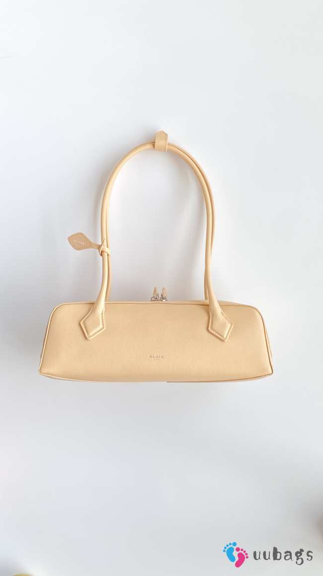 Uubags Alaia Le Teckel large peach goatskin leather shoulder bag 33x11x10cm - 1