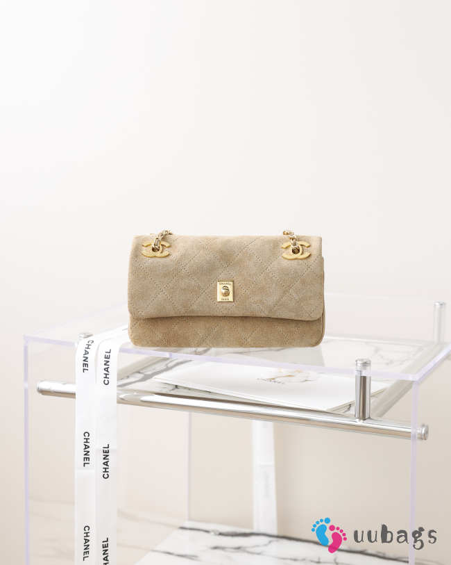 New Arrivals 2026 Chanel small flap bag in soft goatskin and gold-plated metal dark beige 12x22x8cm - 1
