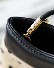 Uubags Chanel 31 mini shopping bag sheepskin & gold-plated metal light beige & black 22x23x5cm - 5
