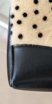 Uubags Chanel 31 mini shopping bag sheepskin & gold-plated metal light beige & black 22x23x5cm - 2