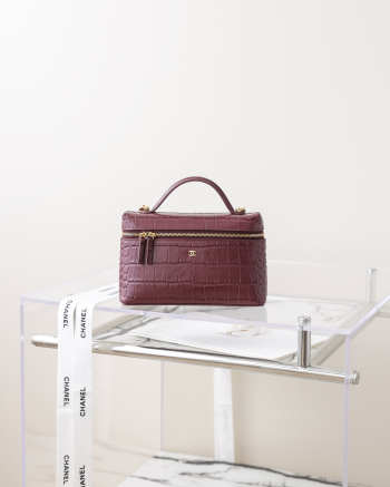 Uubags Chanel Vanity bag with shoulder strap embossed calfskin with crocodile pattern & gold-plated alloy in burgundy 17x19.5x5cm