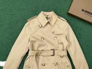 Uubags Burberry Short Kensington Heritage Trench Coat In Honey Beige - 3