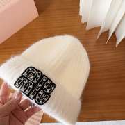 Uubags Miu Miu beanie with logo in white - 4