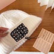 Uubags Miu Miu beanie with logo in white - 3