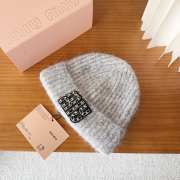 Uubags Miu Miu beanie with logo in light grey - 3