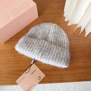 Uubags Miu Miu beanie with logo in light grey - 5