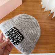 Uubags Miu Miu beanie with logo in light grey - 4