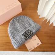 Uubags Miu Miu beanie with logo in gray - 6