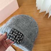 Uubags Miu Miu beanie with logo in gray - 3