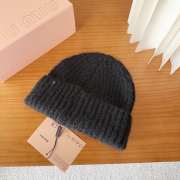 Uubags Miu Miu beanie with logo in black - 5
