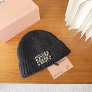 Uubags Miu Miu beanie with logo in black - 4