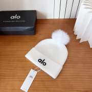 Uubags Alo White Ribbed Knit Beanie with Faux Fur Pom-Pom - 2