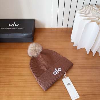 Uubags Alo Brown Ribbed Knit Beanie with Faux Fur Pom-Pom