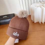 Uubags Alo Brown Ribbed Knit Beanie with Faux Fur Pom-Pom - 3