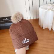 Uubags Alo Brown Ribbed Knit Beanie with Faux Fur Pom-Pom - 6
