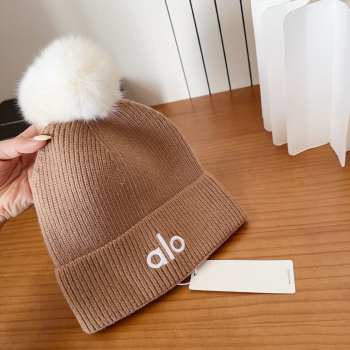 Uubags Alo Beige Ribbed Knit Beanie with Faux Fur Pom-Pom