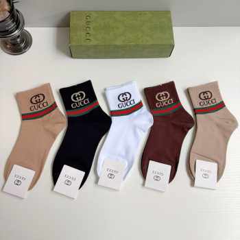 Uubags Gucci ribbed cotton low-cut sock set featuring the Web stripe and GG logo.