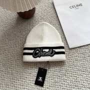 Uubags Chanel knit beanie hat with logo in white - 1