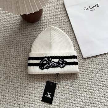 Uubags Chanel knit beanie hat with logo in white