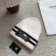 Uubags Chanel knit beanie hat with logo in white - 2