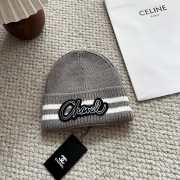 Uubags Chanel knit beanie hat with logo in grey - 1