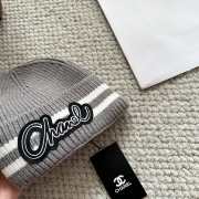 Uubags Chanel knit beanie hat with logo in grey - 2