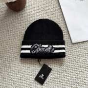 Uubags Chanel knit beanie hat with logo in black - 1