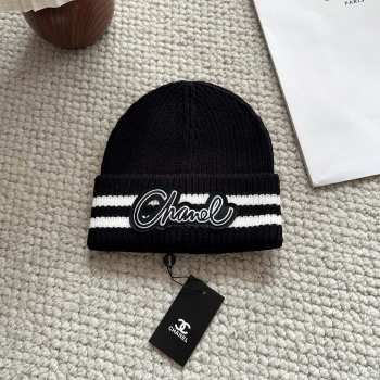 Uubags Chanel knit beanie hat with logo in black