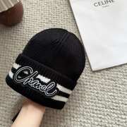 Uubags Chanel knit beanie hat with logo in black - 6