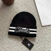 Uubags Chanel knit beanie hat with logo in black - 2