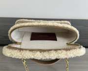 Uubags Chanel Vanity Case with Top Handle in Beige Shearling Sheepskin & Gold-Tone Metal 17x19.5x5.5cm - 3