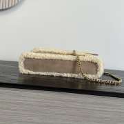 Uubags Chanel Vanity Case with Top Handle in Beige Shearling Sheepskin & Gold-Tone Metal 17x19.5x5.5cm - 2