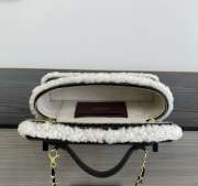 Uubags Chanel Vanity Case with Top Handle in Black Shearling Sheepskin & Gold-Tone Metal 17x19.5x5.5cm - 2