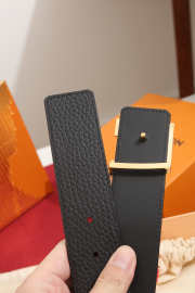 Uubags Louis Vuitton LV Initiales 4cm Reversible Belt With Gold-tone Metal In Black - 4