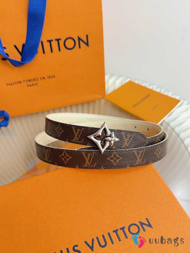 Uubags Louis Vuitton M4195V LV Flowergram Double-Sided Belt With Silver-tone Metal In Creme Monogram 2cm  - 1
