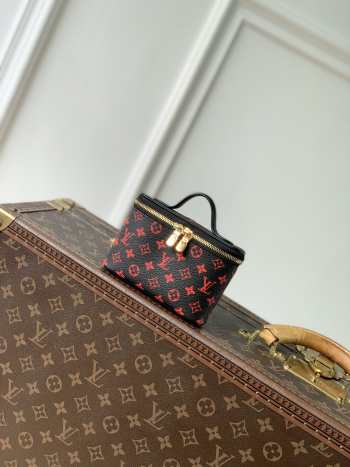 Uubags Louis Vuitton M2A285 Nice Beauty Bag Monogram Infrarouge 13.5x11.5x3.5cm